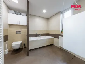 Prodej činžovního domu, Karlovy Vary - Dvory, V Lučinách, 330 m2