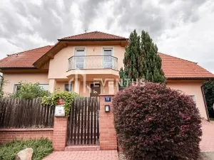 Prodej rodinného domu, Praha - Lysolaje, Nad Helmrovkou, 300 m2