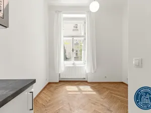 Pronájem bytu 2+kk, Praha - Vinohrady, Máchova, 32 m2