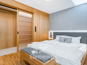 Pronájem bytu 4+kk, Praha, Sokolovská, 118 m2