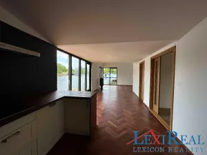 Prodej mobilheimu, Praha - Holešovice, Sanderova, 126 m2