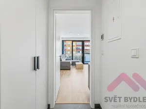 Pronájem bytu 1+kk, Praha - Modřany, Komořanská, 37 m2