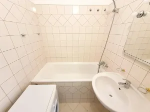 Pronájem bytu 2+1, Praha - Záběhlice, Struhařovská, 58 m2
