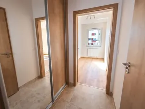 Pronájem bytu 1+kk, Praha - Hlubočepy, Fabiánové, 31 m2