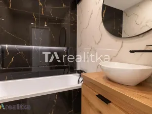 Prodej bytu 2+1, Karviná, Bratr. Veverkových, 56 m2