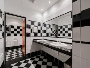 Prodej komerční nemovitosti, Ostrava, Nádražní, 2444 m2
