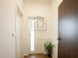 Pronájem bytu 1+kk, Pardubice, třída Míru, 27 m2