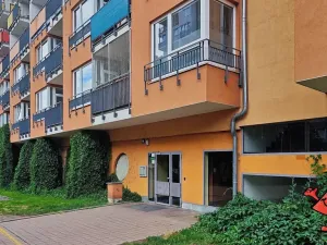 Pronájem garážového stání, Praha - Vysočany, Pod Harfou, 15 m2