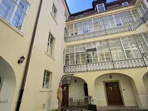 Pronájem bytu 3+1, Praha - Malá Strana, Sněmovní, 85 m2