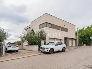 Prodej bytu 2+kk, Praha - Hlubočepy, Výhledová, 74 m2