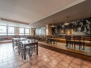 Pronájem restaurace, Praha - Braník, Branická, 610 m2