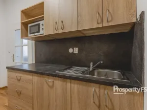 Prodej bytu 3+1, Hostinné, Dolní brána, 67 m2