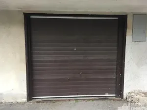 Pronájem garážového stání, Praha - Podolí, Kubištova, 16 m2