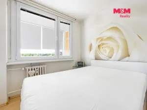 Pronájem bytu 2+kk, Praha - Prosek, Vysočanská, 37 m2