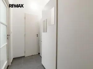 Pronájem bytu 1+kk, Praha - Střešovice, Za Hládkovem, 22 m2