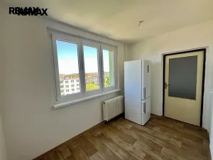 Pronájem bytu 3+1, Kadaň, Na Podlesí, 68 m2