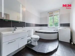 Prodej činžovního domu, Karlovy Vary - Dvory, 1. máje, 384 m2