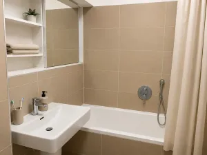 Pronájem bytu 2+kk, Praha - Vršovice, Pod stupni, 57 m2
