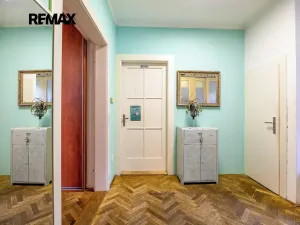 Prodej vily, Praha - Dejvice, U dejvického rybníčku, 400 m2