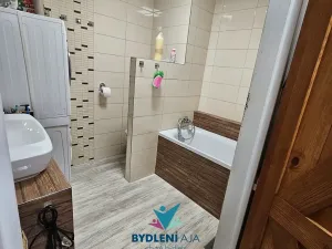Pronájem bytu 2+1, Krupka, Sídliště, 50 m2