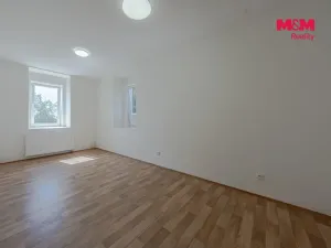 Pronájem rodinného domu, Vrátno, 302 m2