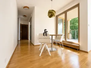 Pronájem bytu 3+kk, Praha - Žižkov, Jeseniova, 87 m2