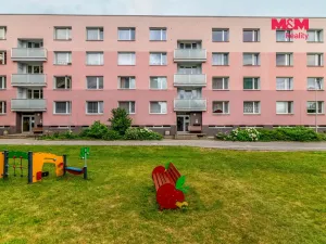 Prodej bytu 2+1, Hostinné, Sídliště, 68 m2