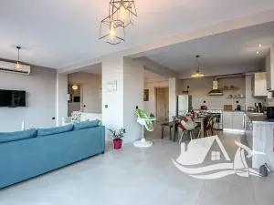 Prodej bytu 6+kk a větší, Stalos, Řecko, 373 m2