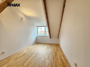 Prodej atypického bytu, Praha - Vršovice, Čeljabinská, 110 m2
