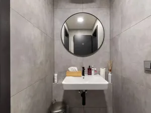 Pronájem obchodního prostoru, Praha, Neklanova, 74 m2
