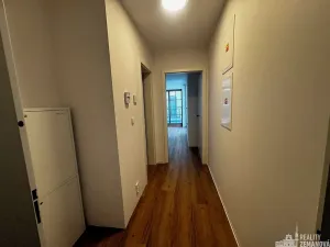 Pronájem bytu 1+kk, Praha - Vinohrady, Korunní, 27 m2