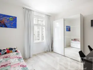 Pronájem bytu 1+kk, Praha - Žižkov, Slavíkova, 27 m2