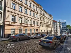 Pronájem bytu 1+kk, Praha - Smíchov, Mozartova, 35 m2