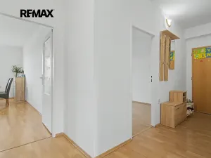 Prodej bytu 3+1, Vestec, Na Suchých, 84 m2