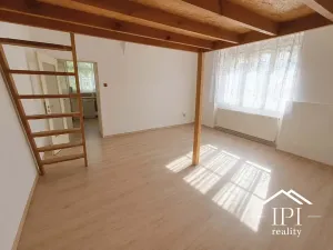 Pronájem bytu 1+1, Praha - Malá Strana, Říční, 47 m2