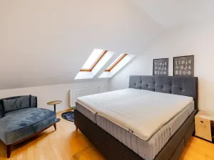 Prodej bytu 3+kk, Praha - Karlín, Pernerova, 100 m2