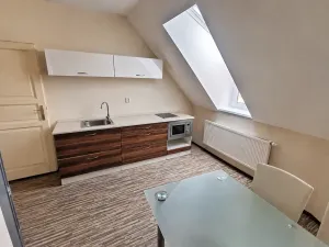 Prodej bytu 3+1, Karlovy Vary, Vřídelní, 74 m2