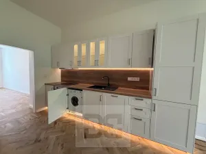 Pronájem bytu 2+kk, Praha - Smíchov, Plzeňská, 44 m2