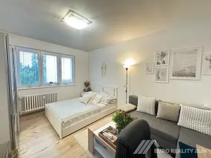 Pronájem bytu 1+1, Zlín, Husova, 32 m2