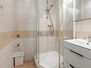 Prodej bytu 3+1, Pardubice, Stavbařů, 64 m2