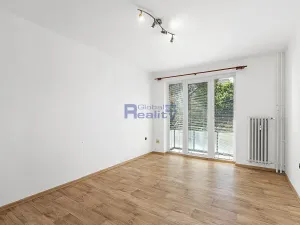 Prodej bytu 3+1, Pardubice, Stavbařů, 64 m2