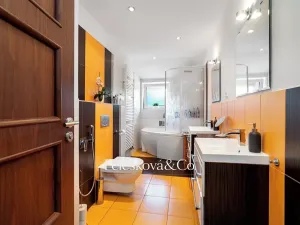 Prodej vícegeneračního domu, Praha - Štěrboholy, Pod areálem, 333 m2