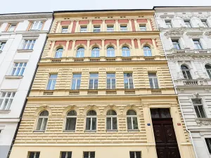 Pronájem bytu 2+kk, Praha - Nové Město, Hálkova, 49 m2