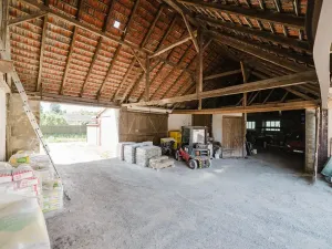 Prodej vícegeneračního domu, Kamenice, 1737 m2