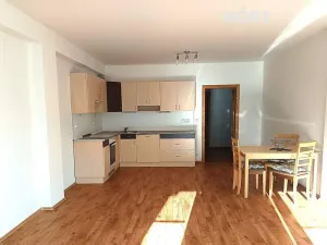 Pronájem bytu 2+kk, Pardubice, Bělehradská, 62 m2