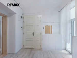 Pronájem bytu 4+kk, Praha - Smíchov, Pod tratí, 111 m2