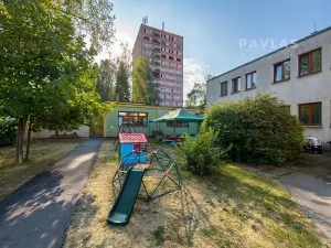 Pronájem obchodního prostoru, České Budějovice, Zachariášova, 1000 m2