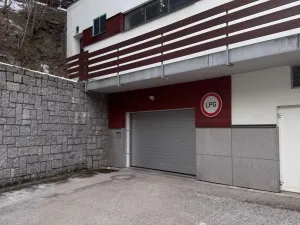 Prodej garážového stání, Špindlerův Mlýn, 12 m2