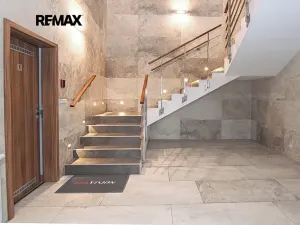 Pronájem kanceláře, Praha - Horní Počernice, Plkovská, 80 m2