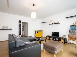 Pronájem bytu 2+kk, Praha - Prosek, Zubrnická, 60 m2